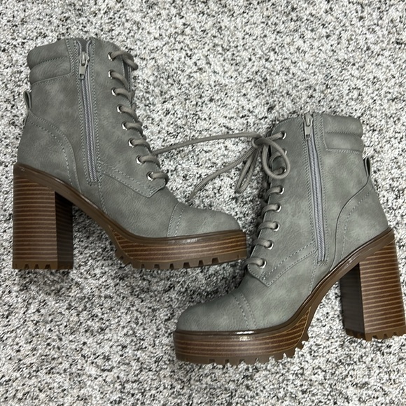 GBG Los Angeles Womens Sheeva Faux Leather Platform Combat & Lace-up Boots - Picture 3 of 6